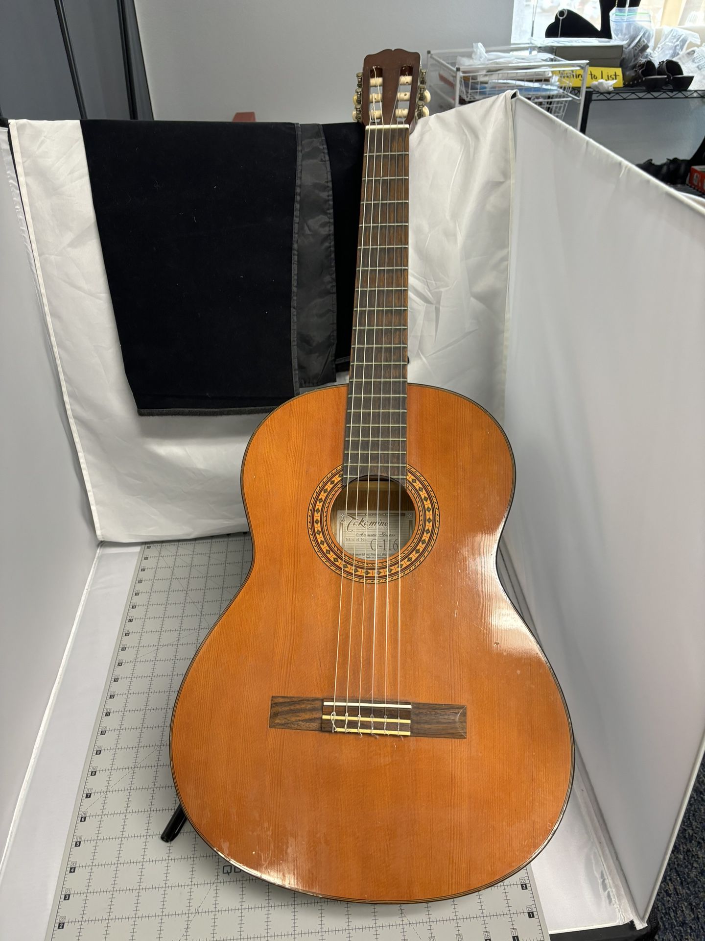 Takamine Acoustical Guitar C116
