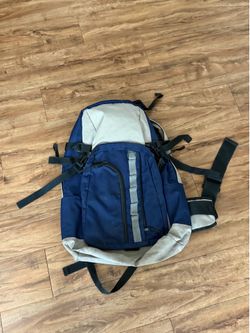 Hicking and Camping backpack with built-in back support