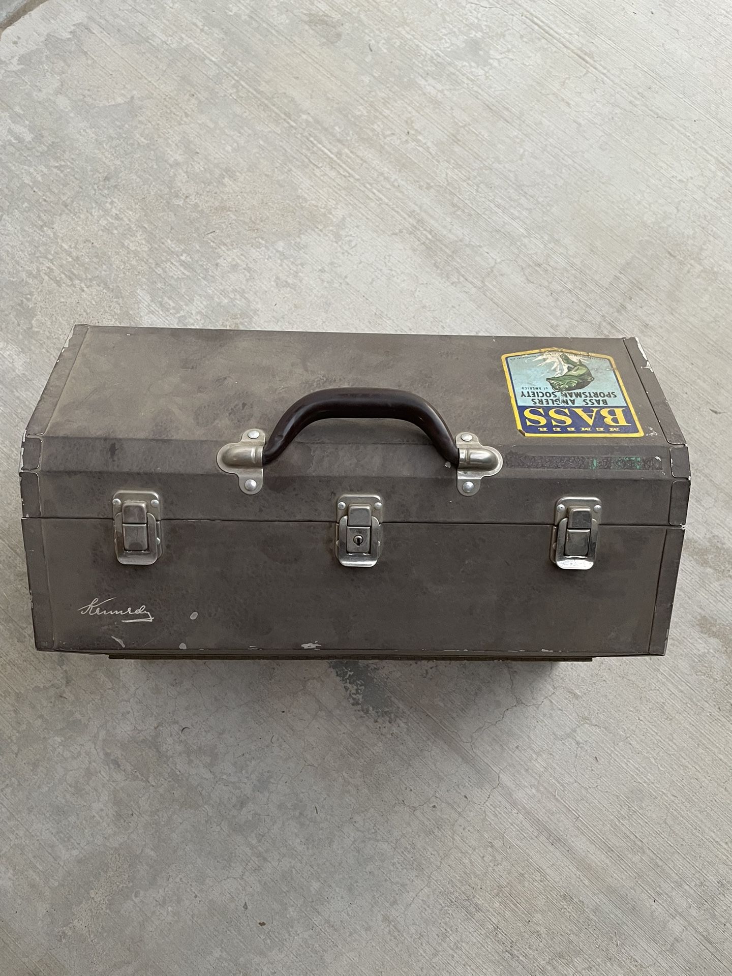Vintage Kennedy Tackle Box Model 1118AL