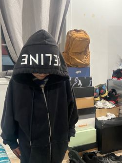 SELL YOUR STREETWEAR ITEMS TO ME