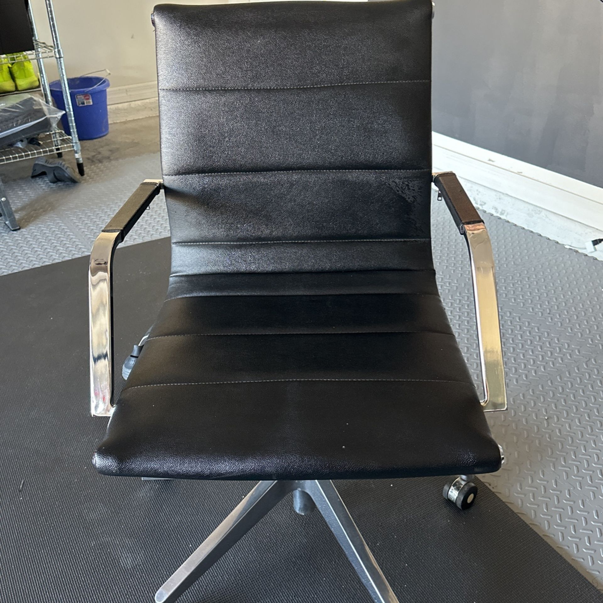Black Modern Office Chair