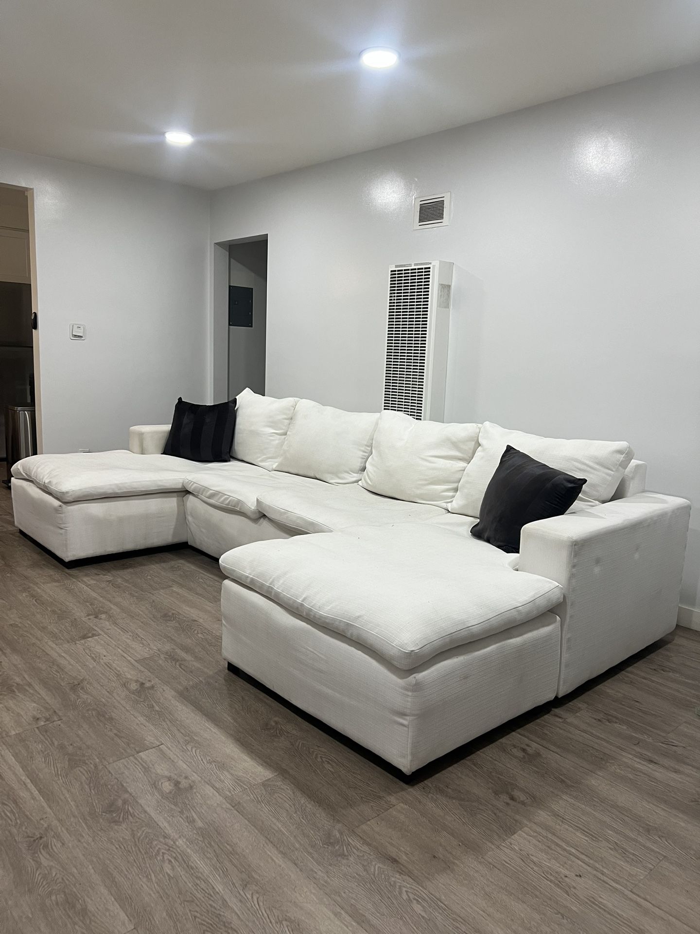 Large Modular Sectional Sofa - White Cloud Style - Deep Seats - Needs Cleaning