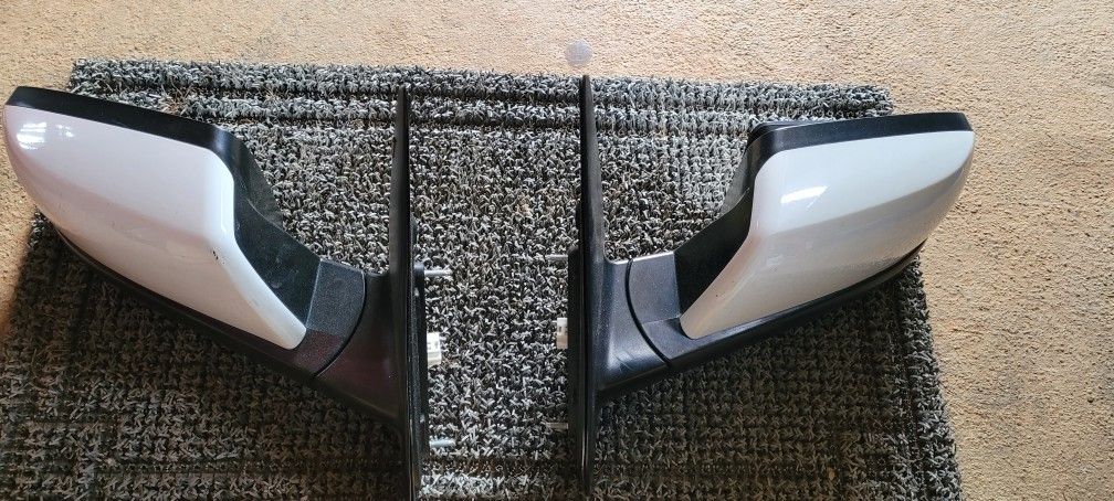 Sequoia 2012 Mirrors