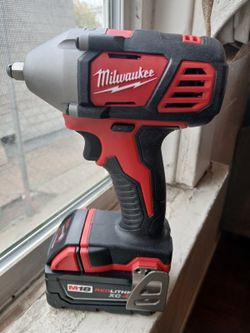 M18 Milwaukee impact grinder wrench 3/8 And Battery 4.0 Ah new