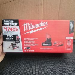 MILWAUKEE M12 12-VOLT LITHIUM-ION XC HIGH OUTPUT 5.0 AH BATTERY PACK WITH CHARGER STARTER KIT 