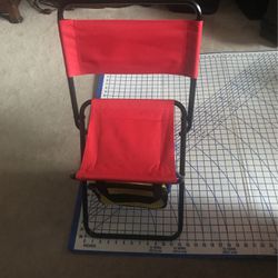 Folding Chair With Insulated Cooler 