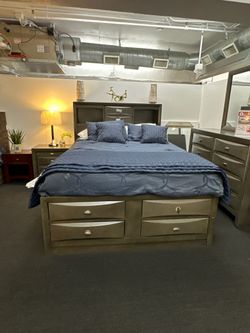 King Storage Bed Frame with Bookcase Headboard