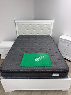 4 Piece Queen Bedroom Set-Brand New