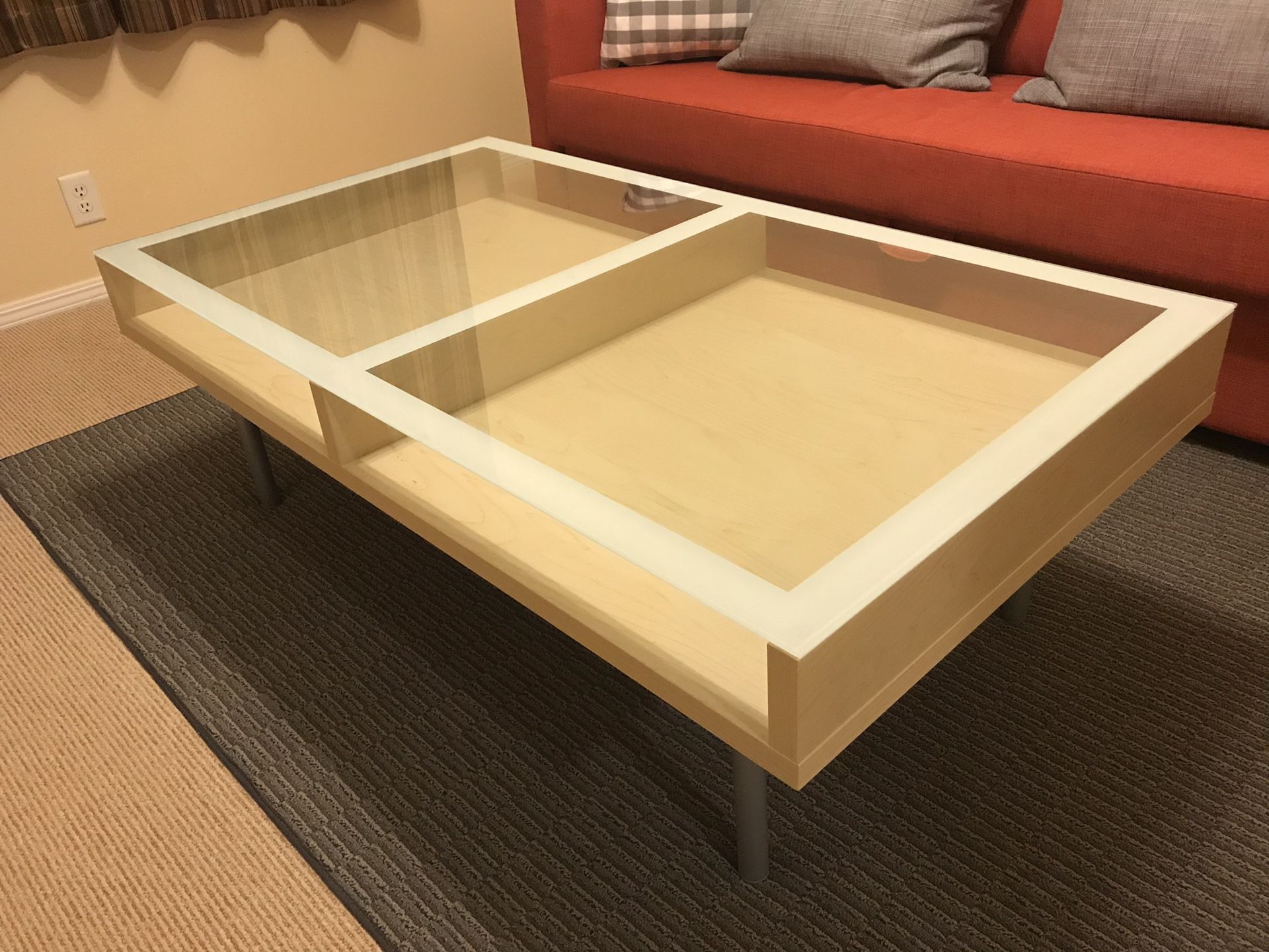 Free delivery. Ikea Magiker coffee table. Glass top. Rare discontinued model.