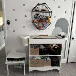 Piando & Changing Table