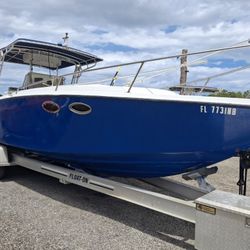 33' Donzi Center Console / Add Motors and GO!