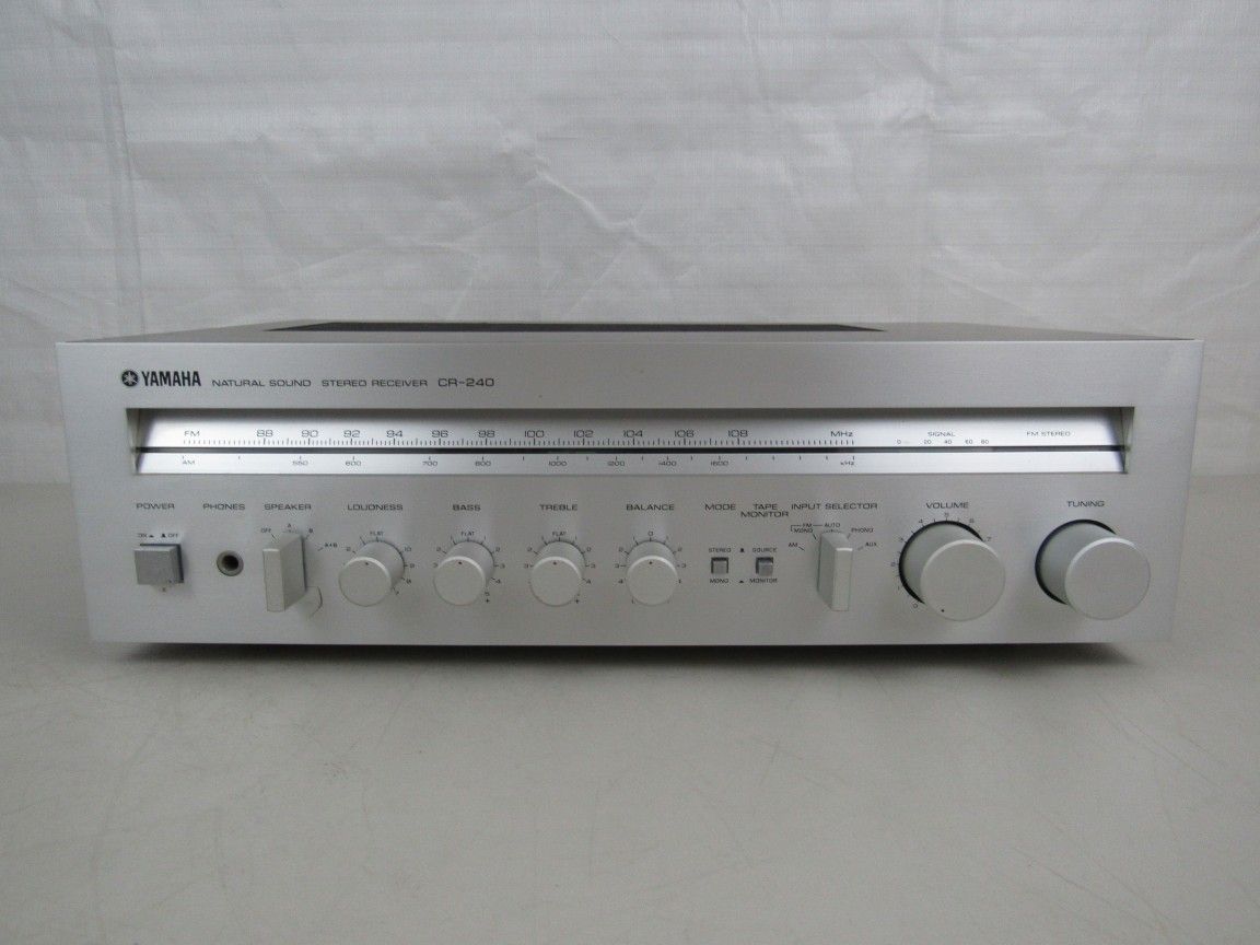 Vintage Yamaha CR-240 Natural Sound Stereo Receiver