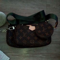 Louis Vuitton 2 Purses And A Chang Purse. 3 For One.