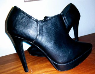 Black women's heels/stilettos