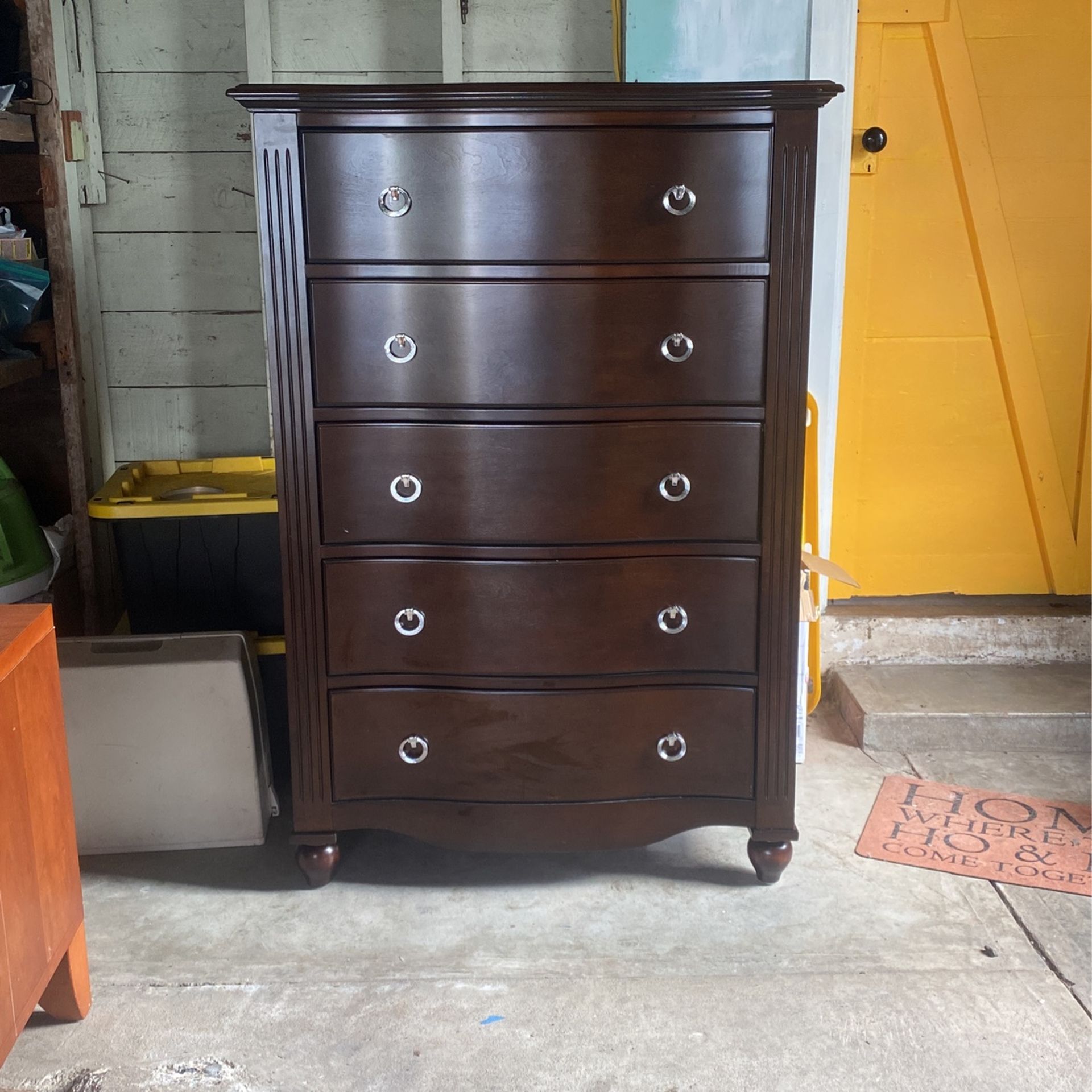 Dresser