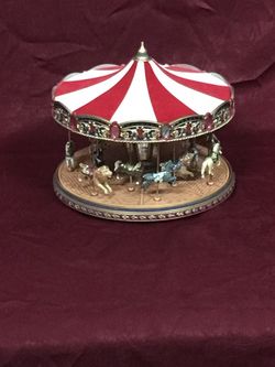 Mr Christmas Gold Label World's Fair Carousel