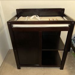 Free Changing Table