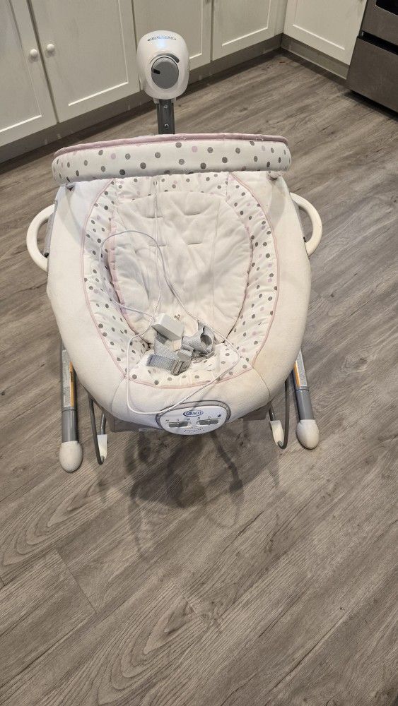 Graco Swing With Bouncer