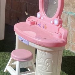 Little Tikes VANITY 🩷🤍🩷