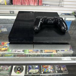 PlayStation 4 Complete $140 Gamehogs 11am-7pm