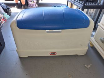 Vintage little tikes blue & white toybox
