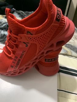 Dam Yuan atletic Shoes Size 41 Or 10
