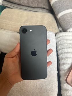 iPhone 16e