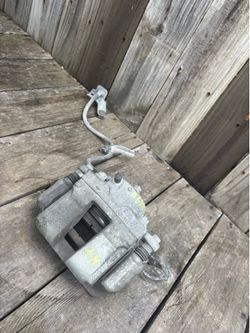 2011-2015 Hyundai Sonata front brake parts