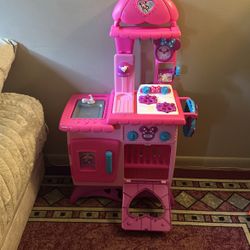 Pink Minnie Mouse kitchen