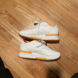 Reebok Women's CL The Double Running GX3025 White Orange