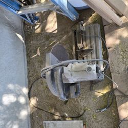 Black N decker Metal  14" Chop Saw With New Cutting Wheels..