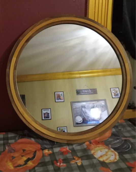 Round Wooden Mirror 