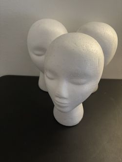3 Mannequin Heads