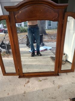 Trifold mirror