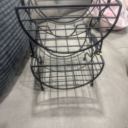 Metal wire storage rack