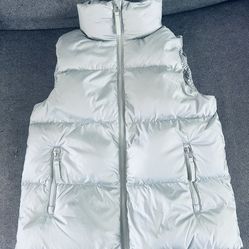 Vuori Hillside Puffer Vest