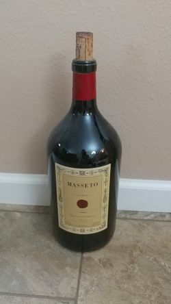 EMPTY display wine bottle