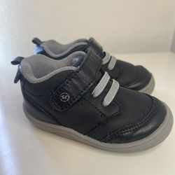 Black Stride Rite 360 - 5c