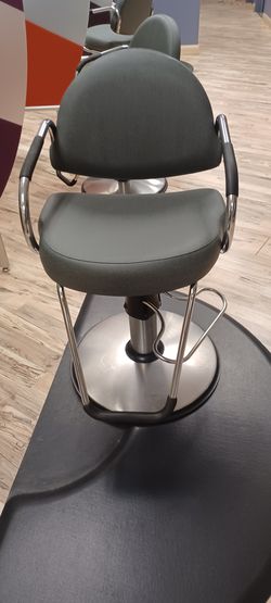 Belvedere Hydraulic Hair Salon Chairs