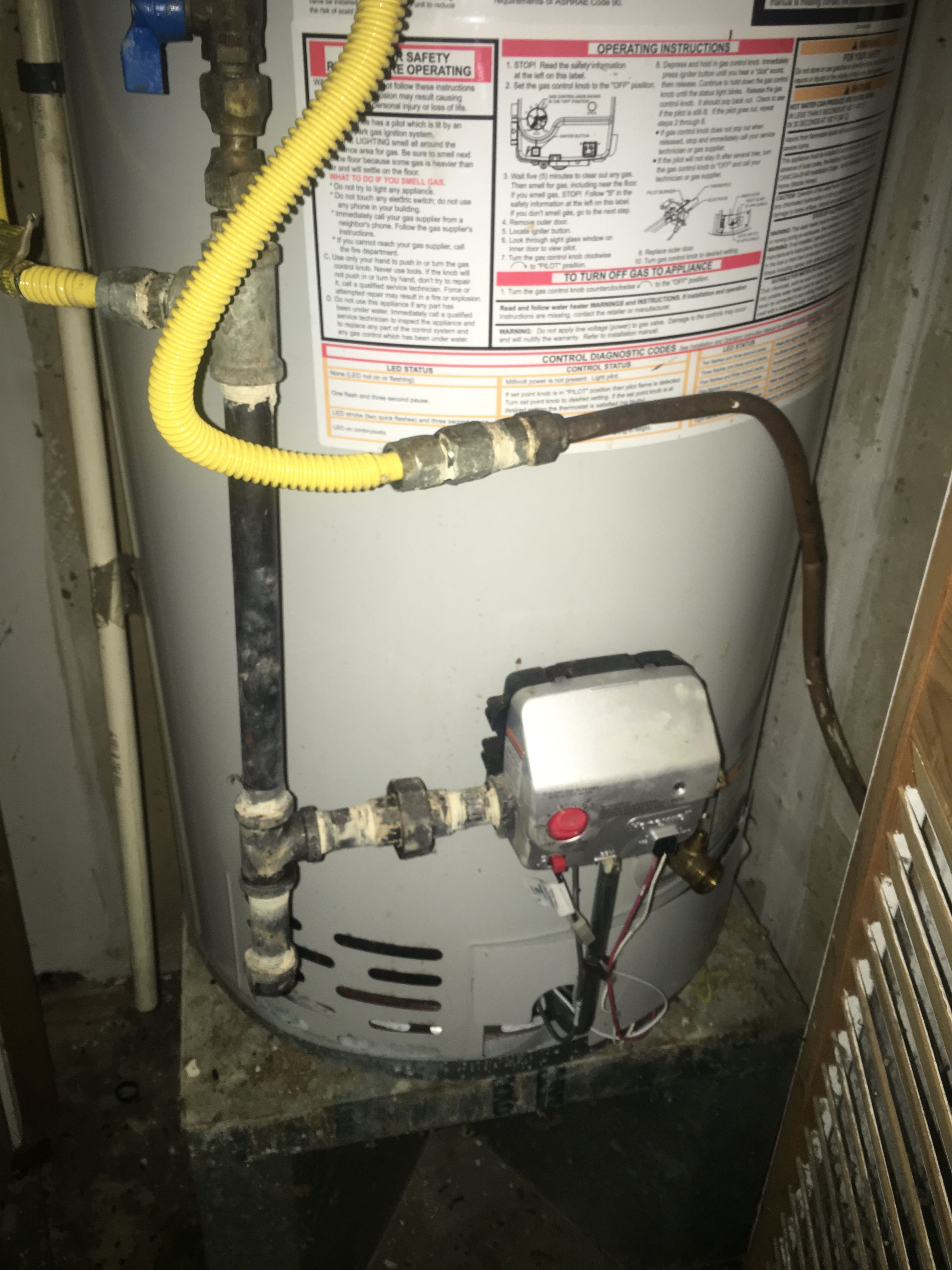 Bradford White 40 Gallon Natural gas water heater like New for