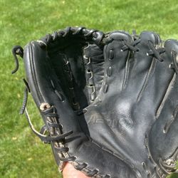 Wilson A2000  L Pro Stock Baseball Infielders Glove