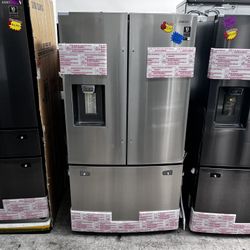 SAMSUNG FRENCH DOOR REFRIGERATOR IN STAINLESS STEEL W ICE & WATER