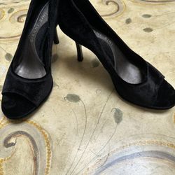 Gianni Bini Black Velvet Peep-Toe Heels Size 8