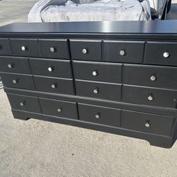 ASHLEY 6 DRAWER DRESSER 
