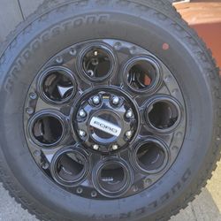 Ford F250 OEM 8 Lug RimS