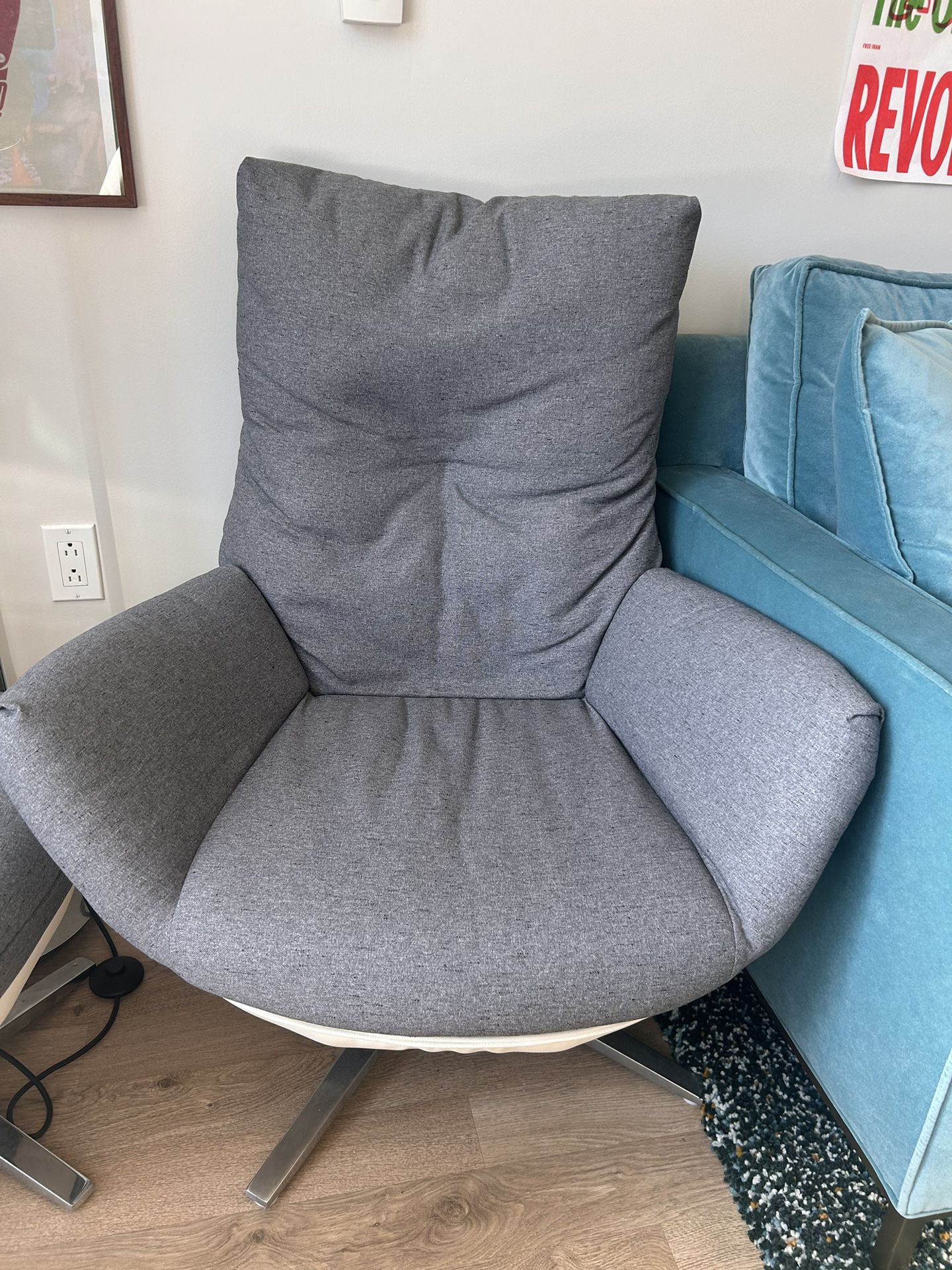 Cozy Gray Lounge Chair