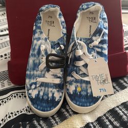 Time And Tru Women Scrunch Back Sneakers