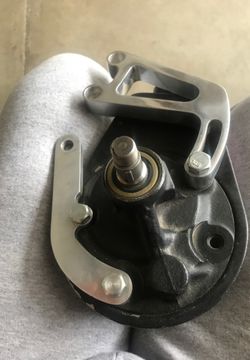 Steering wheel pump with brackets 1984 Chevy pick up
