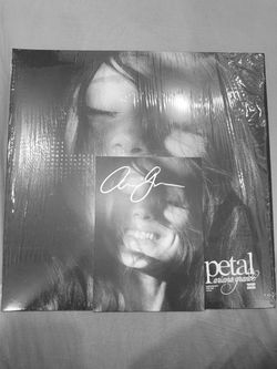 ARIANA GRANDE - Petal Translucent Pearly White  CLEAR FULL NAME SIGNED INSERT