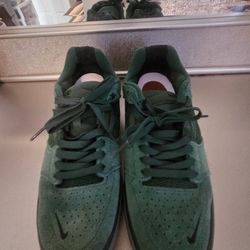 Nike Sz 10 Tennis Shoes 